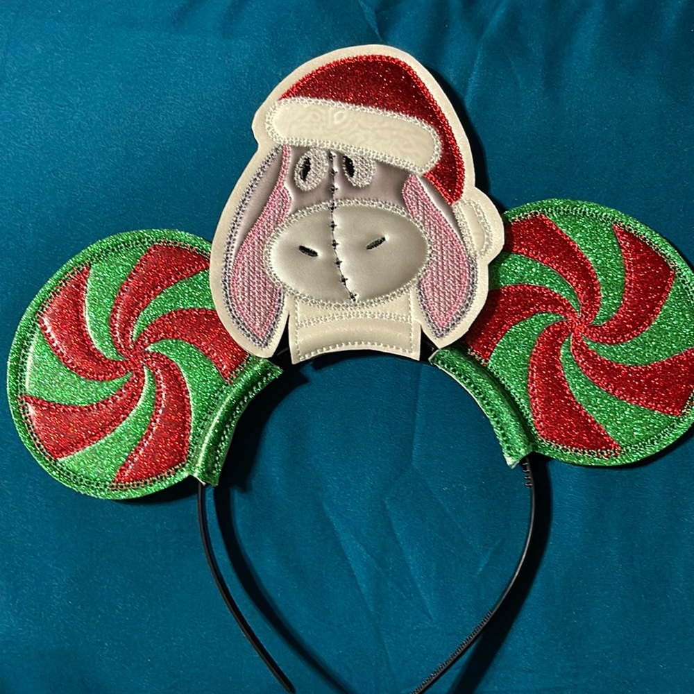 Disney’s eeyroe Christmas Themed Minnie ears